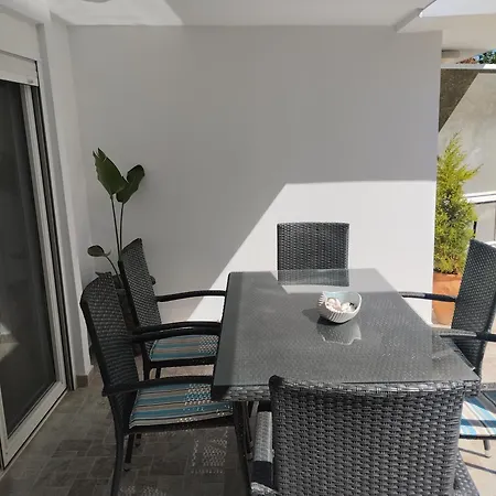 Platanos Semesterbostad