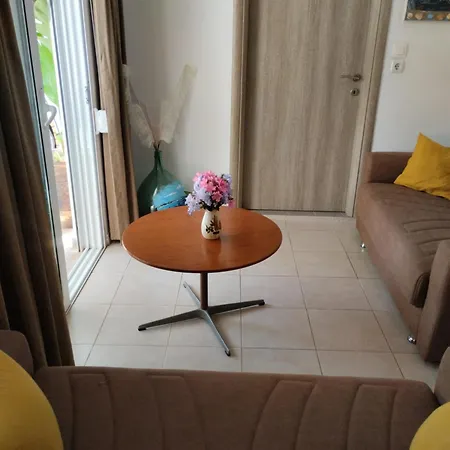 Platanos Semesterbostad