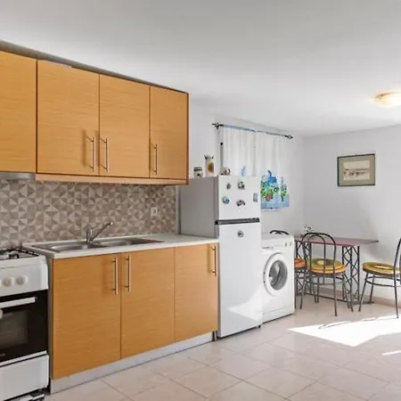 Holiday home Platanos